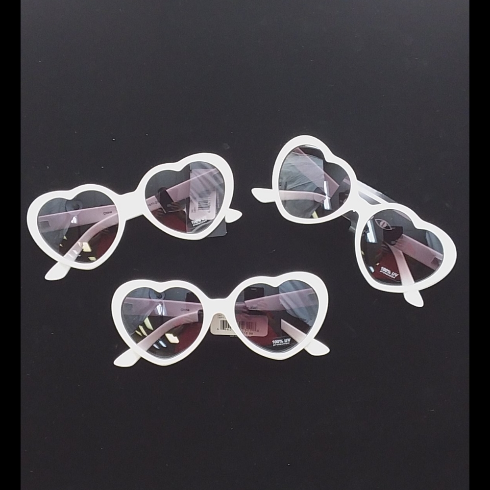 NWT I design Heart Shaped White Sunglasses 3 for 1